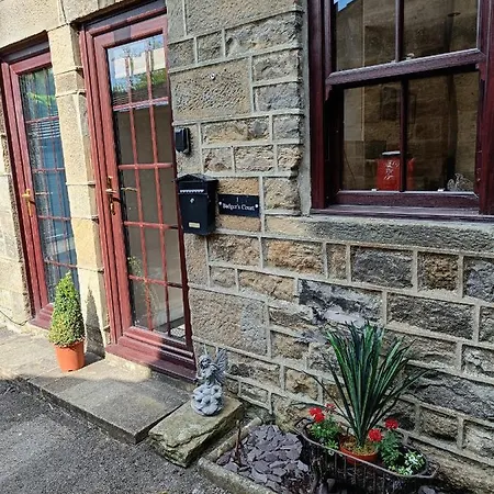 Cosy In The Heart Of Pateley Bridge. パトリー・ブリッジ